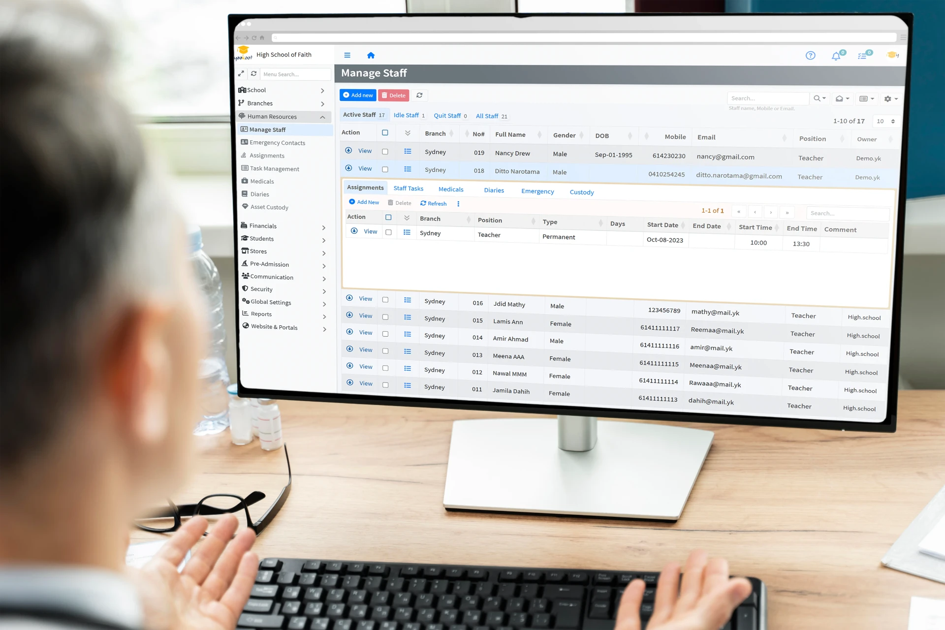 Staff data in Yaakoot